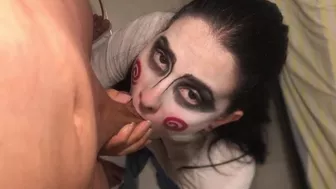 Me follo al amigo de mi novio en fiesta de disfraces le pido a gritos que me acabe en la boca