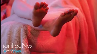 Teen rides a massive Bad Dragon Dildo. Ass and Feet soles ...