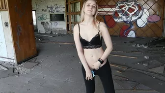 Beautiful Sex With A Beautiful girl In An Abandoned Building