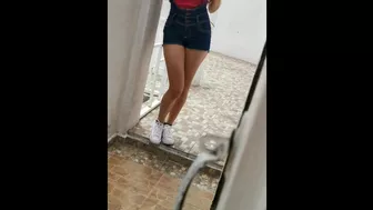 Viendo a mi VECINA mientras su MARIDO NO ES, terminamos follando