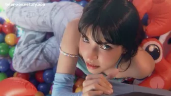 K-Pop fan fucks to earn money and go to the concert of his favorite group