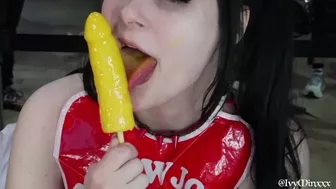 Ivy Minxxx Gives a Messy Blowjob in Public