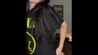 tattooed girl strips and cums all over new toy 