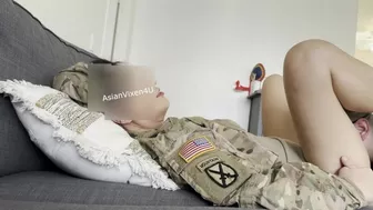 He gave his army recruiter lots of post-orgasm shakes after a cunnilingus orgasm