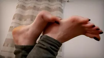 Beauty in camo leggings showing foot in slippers with her long toes with toering, enjoy it :)