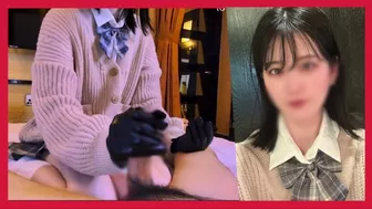 I got a hand job with leather gloves from a cute girl in a school uniform, and it felt too good.