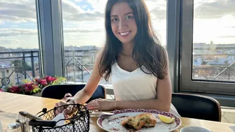 She can't wait anymore and fucked with guy right on first date