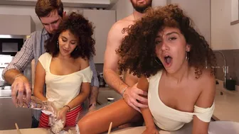 Beatrice Segreti SI FA SCOPARE da Girthmasterr IN CUCINA, matterello o cazzo enorme?