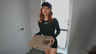 Sexy Student Delivery Girl Ate My Pizza And Got Fucked In Her Tight Pussy