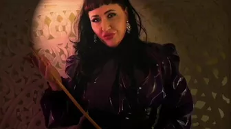 Mistress Julie Simone in Latex