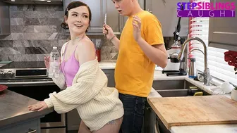 Perky Spinner Brunette Stepsis Jade Valentine Discovers Stepbro's Hidden Talents - S27:E10