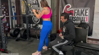 Mi faccio scopare il CULO dal PERSONAL TRAINER - MILF FUCK