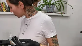 Tattoo artist without underwear! Paid sex for a tattoo!
