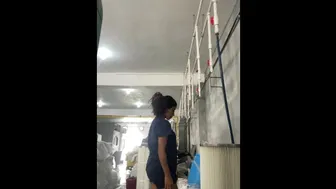 Compañera lets herself be fucked in the Bodeguita