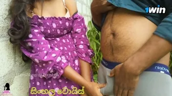 වැස්ස දවසෙ මෝල් වෙලා කෑල්ලගේ පෙට්ටිය කැඩුවා Sri Lankan 18 Virgin sex