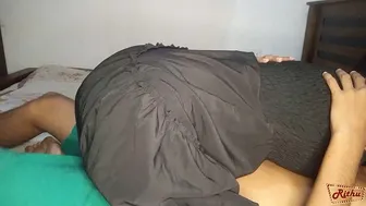 A beautiful amateur couple shares incredibly powerful chemistry during their nightly sex - Sri Lankan