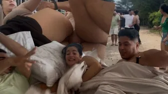 vecina chismosa ve como el mejor amigo de mi novio me mte la verga