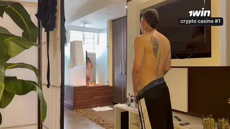 Stepbrother catches his stepsister in the shower