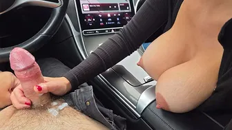 Big boobs wife gives me amazing blowjob in car