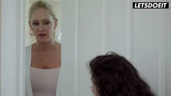Curvy Brunette Eats Her Pussy in the Shower, Then Spreads Her Ass Wide